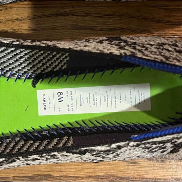 NIB Rothy’s Almond Loafers in Python, Size 9 - Picture 3 of 5